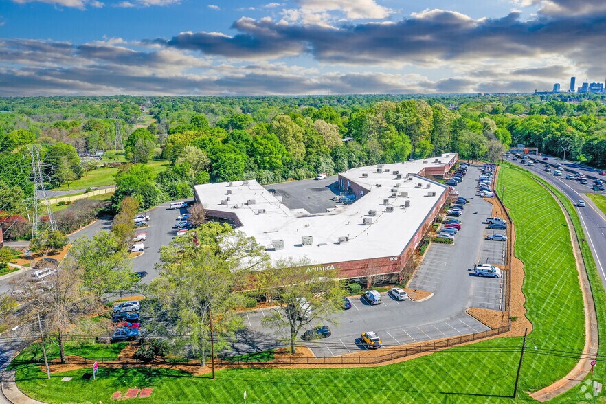More Photos Of 800 Clanton Rd, Charlotte Showroom For Lease