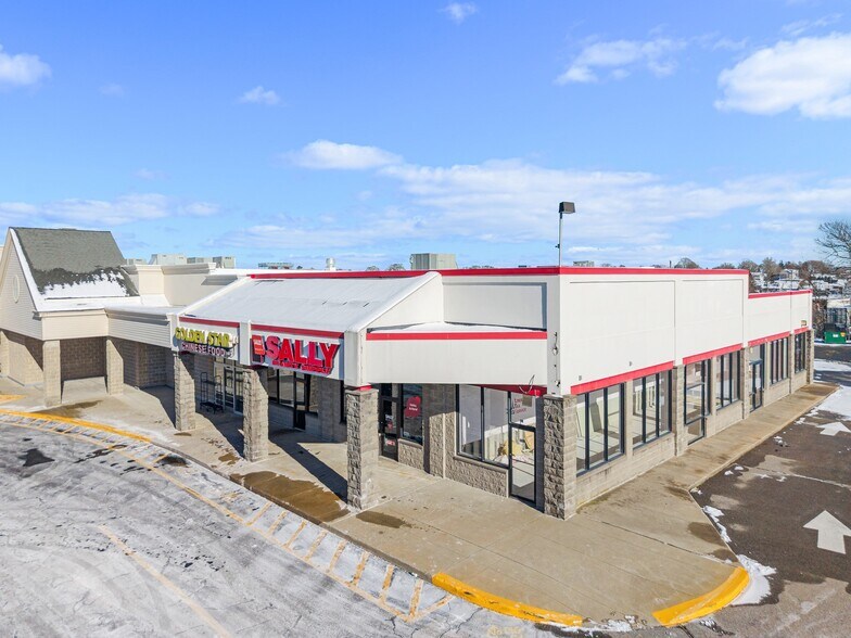 More Photos Of 950 Kings Hwy, New Bedford Storefront For Lease