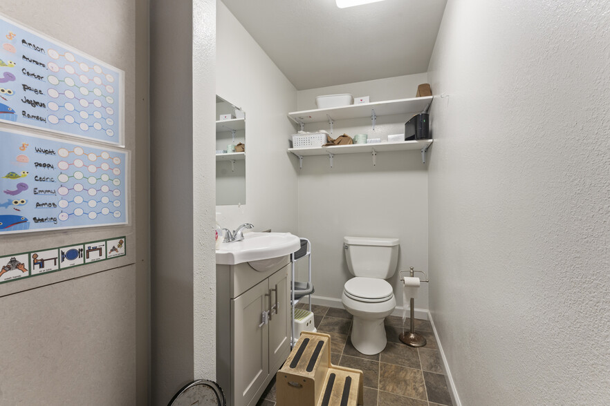 More Photos Of 2125 Coburg Rd, Eugene Healthcare For Sale