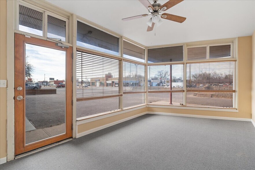 More Photos Of 601 E Lincolnway, Cheyenne Storefront Retail Residential For Sale