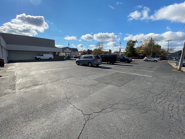 More Photos Of 539-541 Pawling Ave, Troy Unknown For Lease