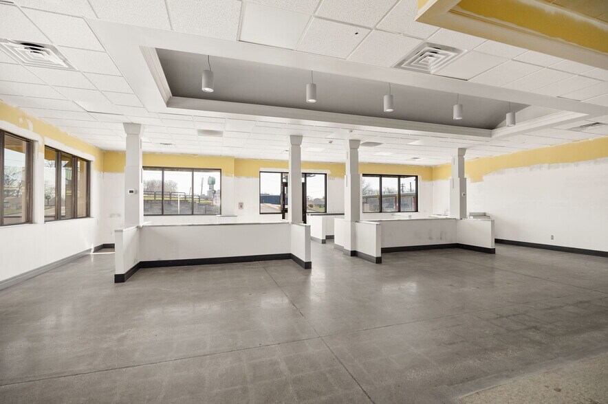 More Photos Of 3114 N Belt Hwy, Saint Joseph Fast Food For Sale