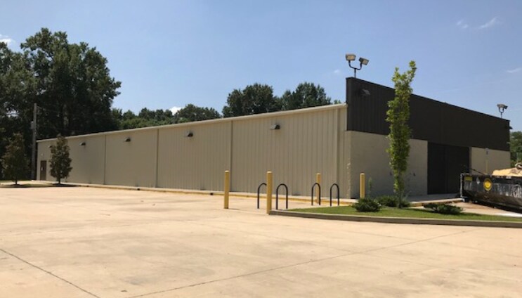 Primary Photo Of 5226 Highway 61, Memphis Freestanding For Sale