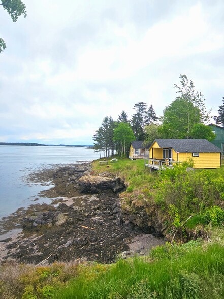 More Photos Of 24 Harris Point Rd, Eastport Hotel For Sale