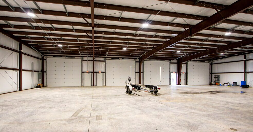 More Photos Of 2519 Wessinger Rd, Chapin Flex For Lease