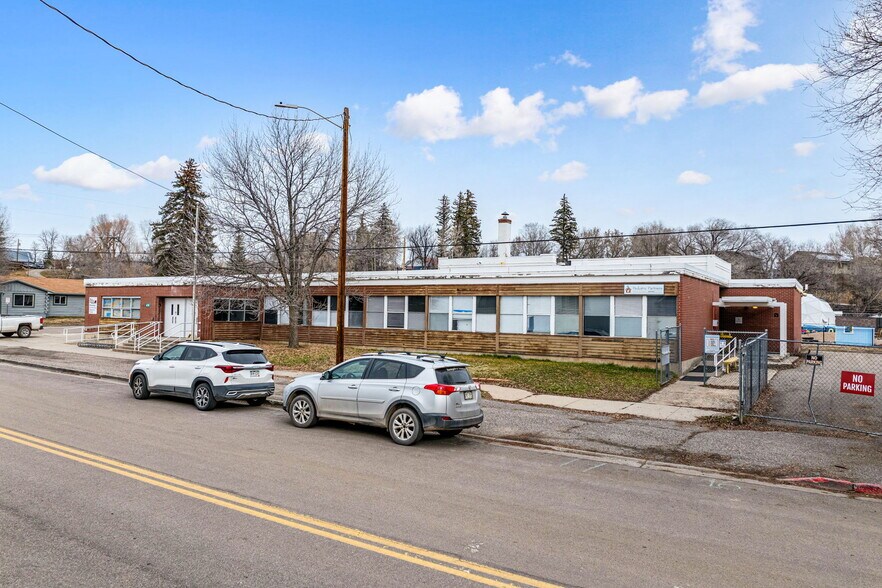 More Photos Of 658 S East St, Bayfield Flex For Sale