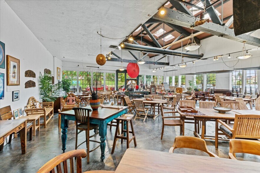 More Photos Of 3384 SE Milwaukie Ave, Portland General Retail For Sale