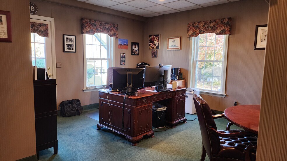 More Photos Of 560 Main St, Chatham Medical For Sale