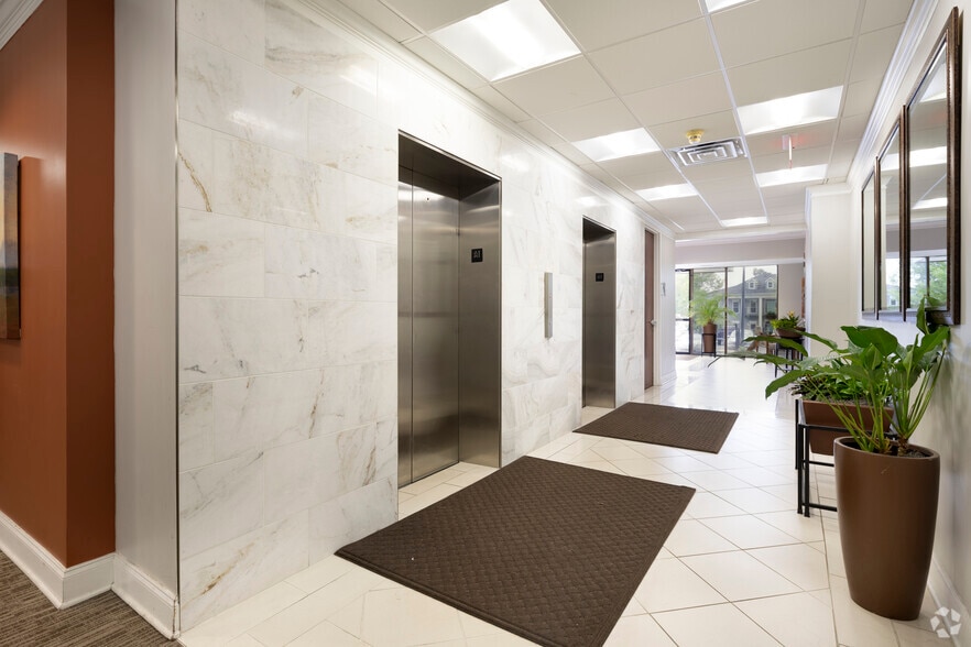 More Photos Of 3600 Forest Dr, Columbia Unknown For Lease