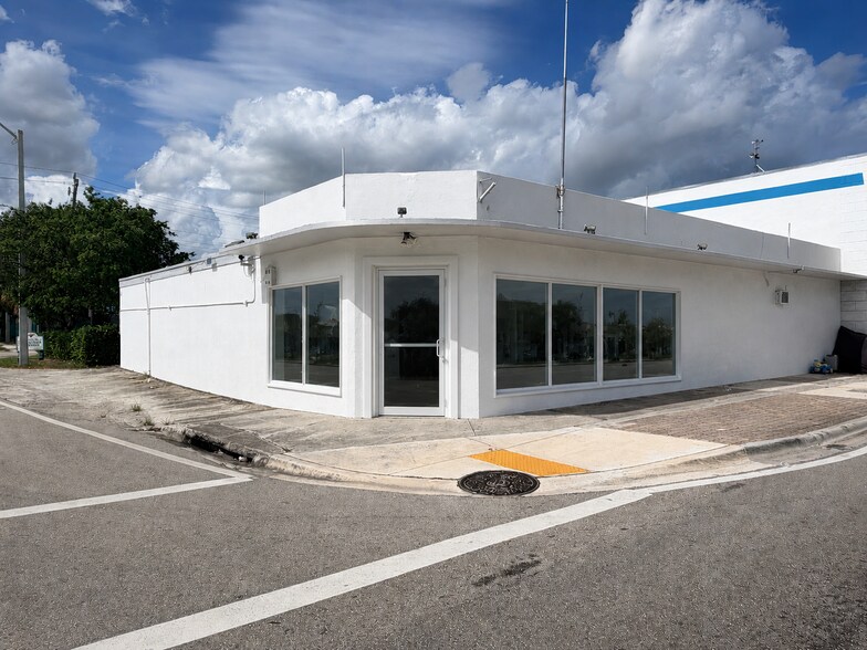 Primary Photo Of 3045 W Broward Blvd, Fort Lauderdale Freestanding For Lease