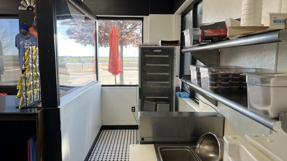 More Photos Of 1107 NW 32nd St, Newcastle Restaurant For Sale