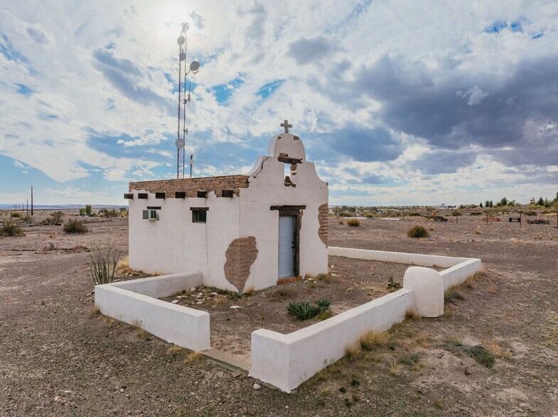 More Photos Of 1498 E. US-90, Marfa General Retail For Sale