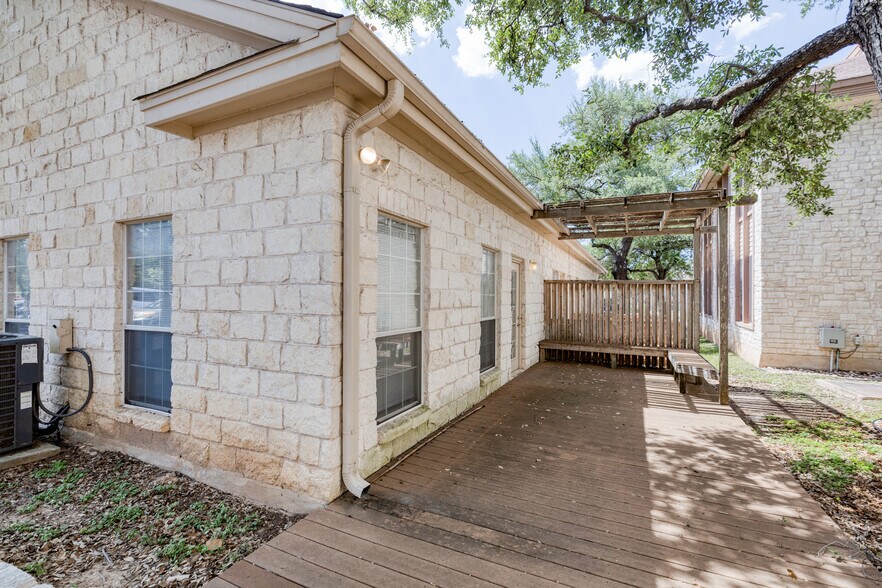More Photos Of 12335 Hymeadow Dr, Austin Office For Sale