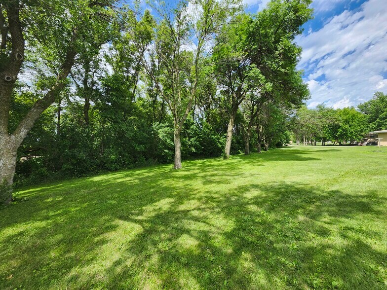 More Photos Of 204 3rd St SW, Rake Apartments For Sale