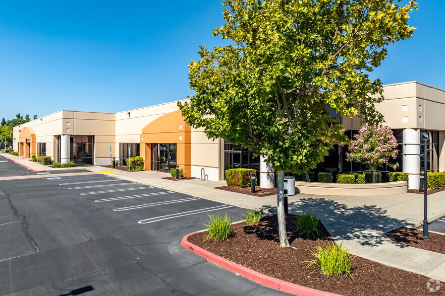 More Photos Of 9083 Foothills Blvd, Roseville Unknown For Lease