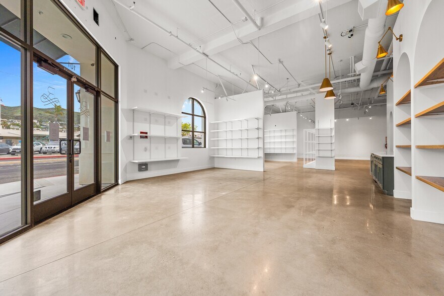 More Photos Of 2176 E Main St, Ventura General Retail For Sale