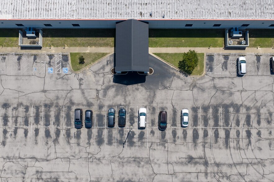 More Photos Of 500 Industrial Dr, Hamilton Industrial For Sale