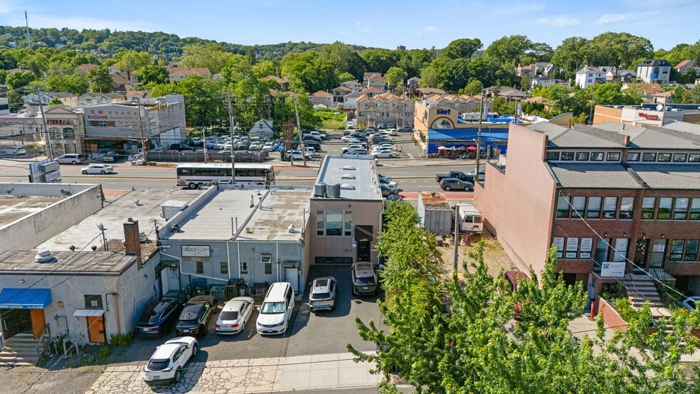 More Photos Of 1190 Hylan Blvd, Staten Island Office For Sale
