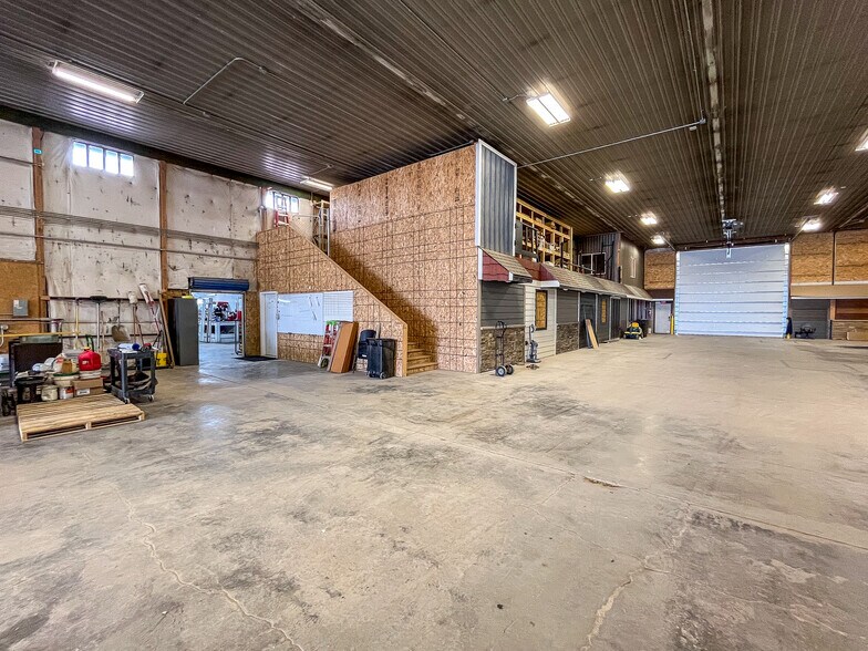 More Photos Of 11835 Quaal Rd, Black Hawk Warehouse For Lease