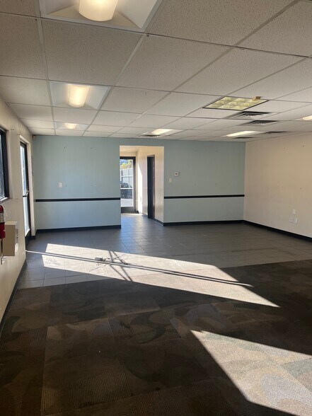 More Photos Of 4442 York Blvd, Los Angeles Auto Dealership For Lease
