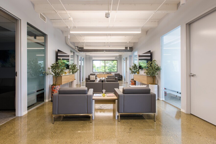 More Photos Of 3250 Mary St, Coconut Grove Office For Lease