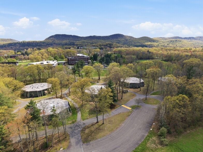 More Photos Of 893 West St, Amherst Schools For Sale