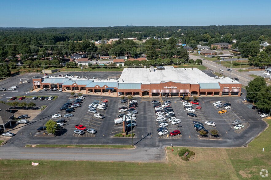 More Photos Of 2-92 McFarland Blvd, Northport Unknown For Lease