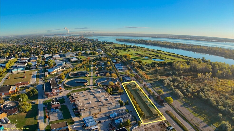 More Photos Of 4500 Biddle Ave, Wyandotte Self Storage For Sale