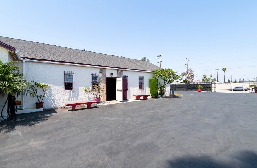 More Photos Of 147 E Rosecrans Ave, Compton Religious Facility For Sale