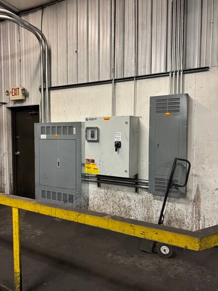 More Photos Of 623 Circle Dr, Iron Mountain Industrial For Sale