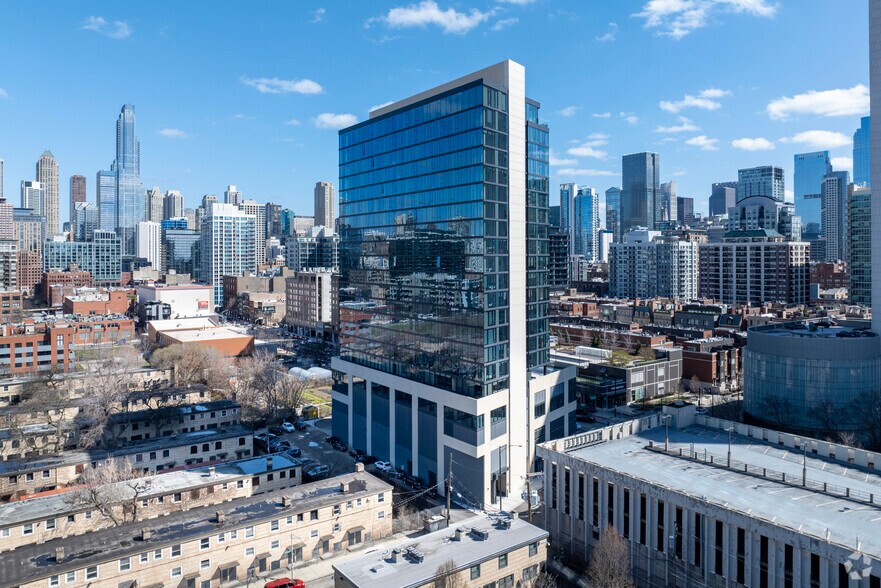 More Photos Of 808 N Cleveland Ave, Chicago Apartments For Lease