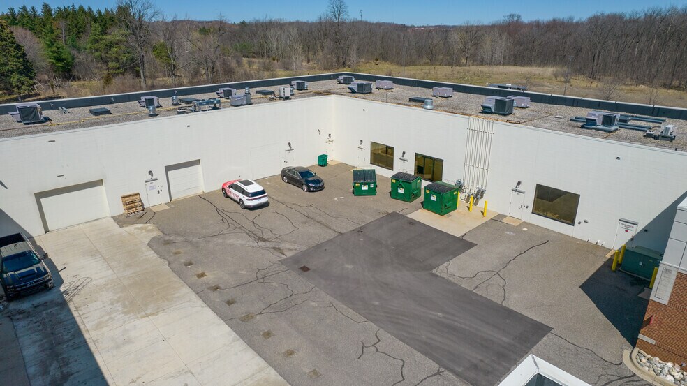 More Photos Of 27000 Meadowbrook Rd, Novi Research And Development For Lease