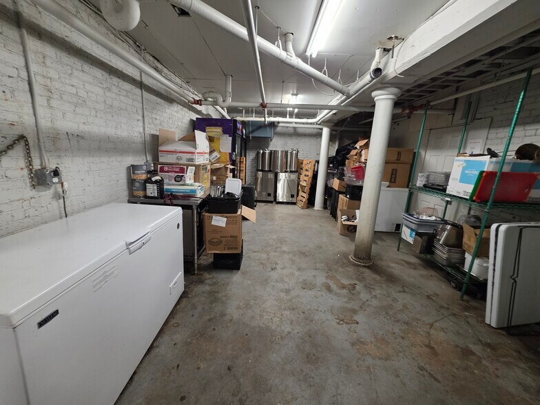 More Photos Of 56 Franklin St, Worcester Apartments For Lease