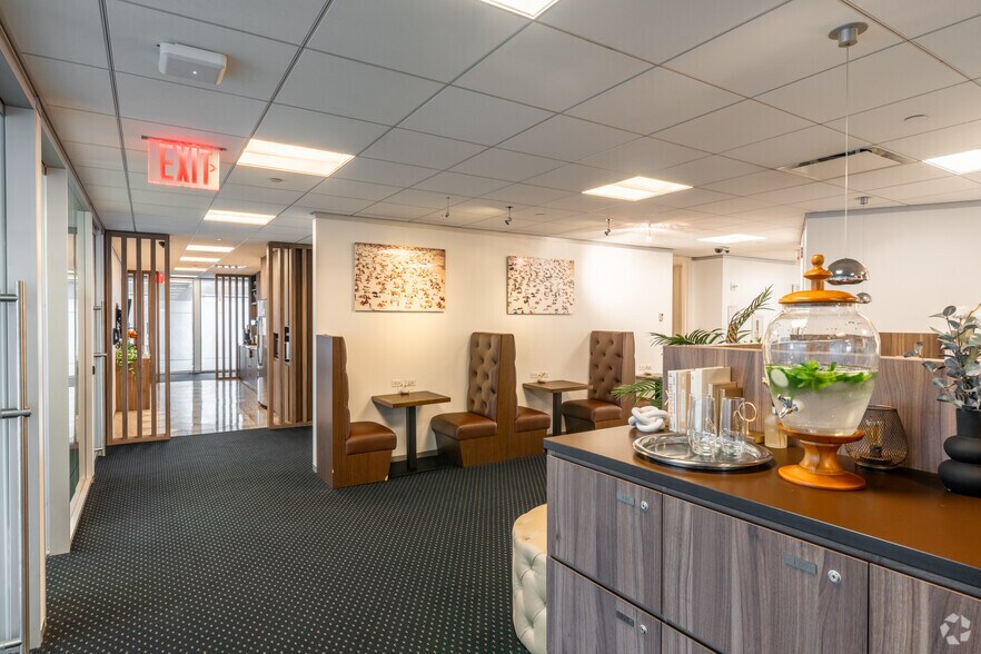 More Photos Of 17 State St, New York Coworking Space