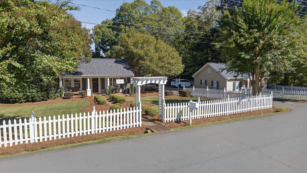 Primary Photo Of 19428 Zion Ave, Cornelius Office For Sale