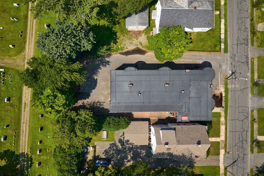 More Photos Of 18 Orchard St, Northampton Apartments For Sale