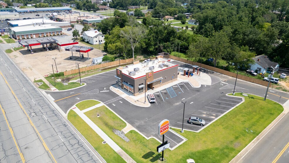 Primary Photo Of 303 Morris Ave, Donalsonville Fast Food For Sale