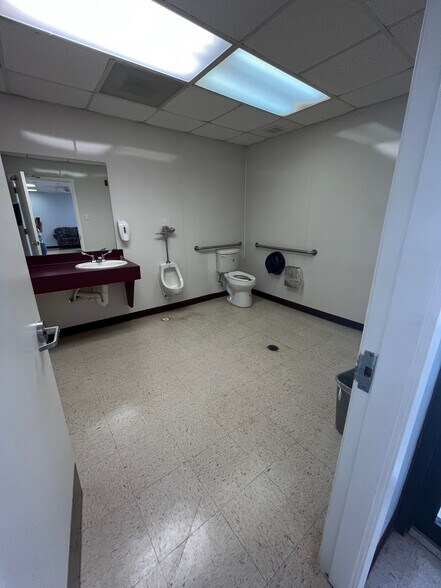 More Photos Of 1739 13th St, Hempstead Medical For Sale