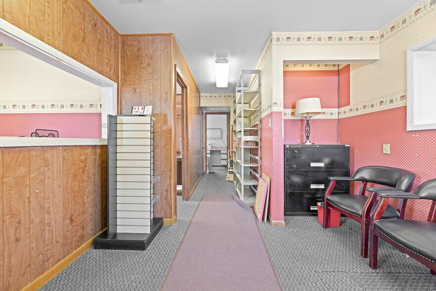 More Photos Of 293 N Ellsworth Ave, Salem Medical For Sale