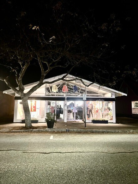 More Photos Of 574 Main St, Hyannis Storefront Retail Residential For Sale