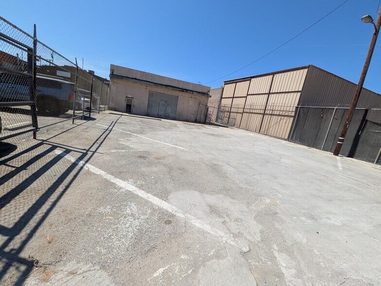 More Photos Of 3101 E Anaheim St, Long Beach Storefront For Sale