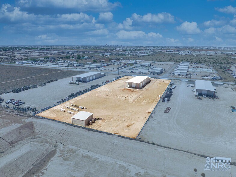 More Photos Of 2104 E County Road 130, Midland Warehouse For Lease