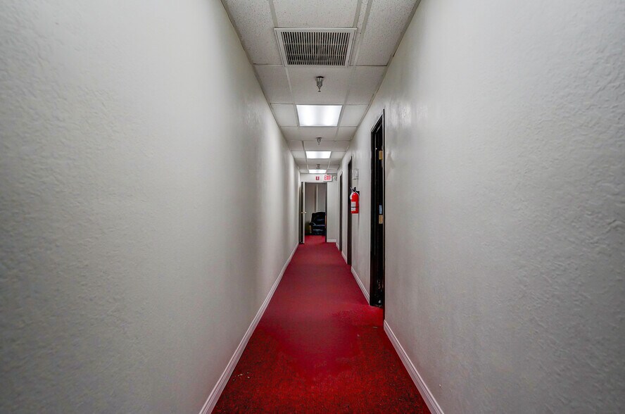 More Photos Of 950 S Central Ave, Compton Schools For Sale