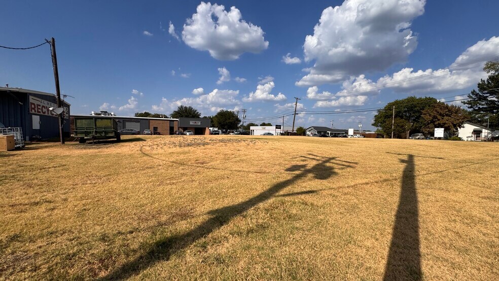 More Photos Of 709 N Cowan Ave, Lewisville Land For Sale