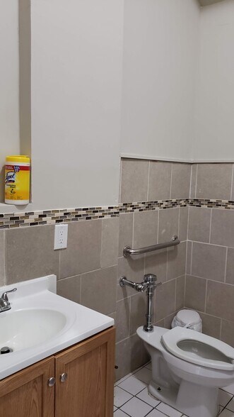 More Photos Of 2588-2590 Atlantic Ave, Brooklyn Office For Sale