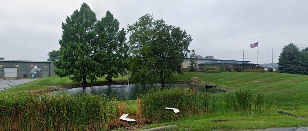 More Photos Of 1815 Touby Pike, Kokomo Flex For Sale