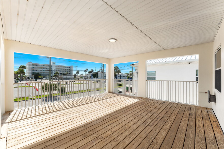 More Photos Of 41 N Orlando Ave, Cocoa Beach Office For Sale