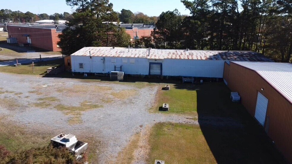 More Photos Of 4519 West Pine St, Farmville Warehouse For Sale