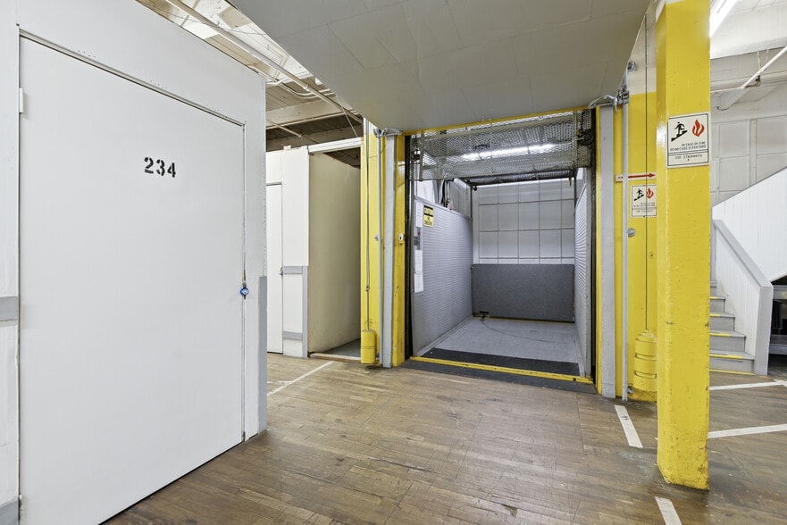 More Photos Of 403 S Raymond Ave, Pasadena Self Storage For Sale