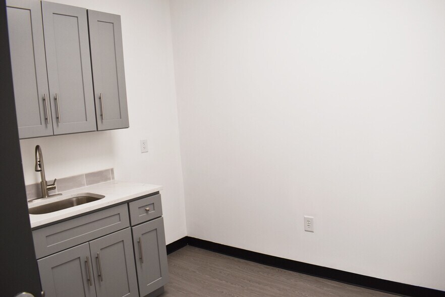 More Photos Of 4732 Sugar Grove Blvd, Stafford Medical For Lease
